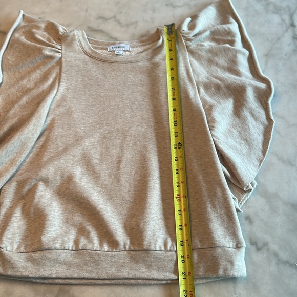Evereve Fallon Crewneck Flutter Top - Picture 10 of 14